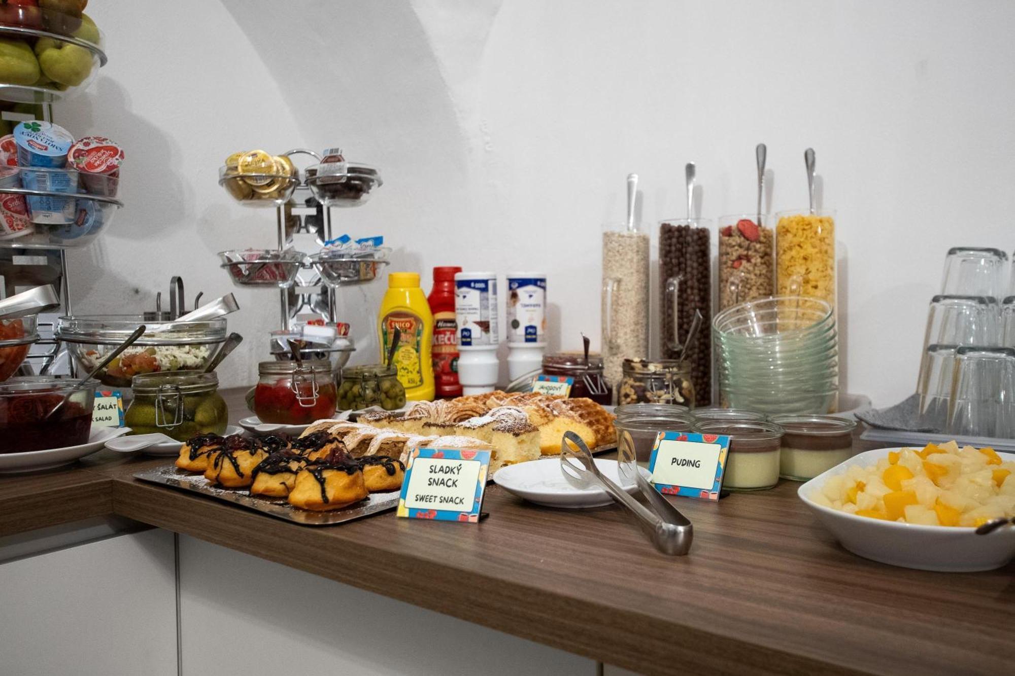 Bluebell Hotel Bratislava Luaran gambar