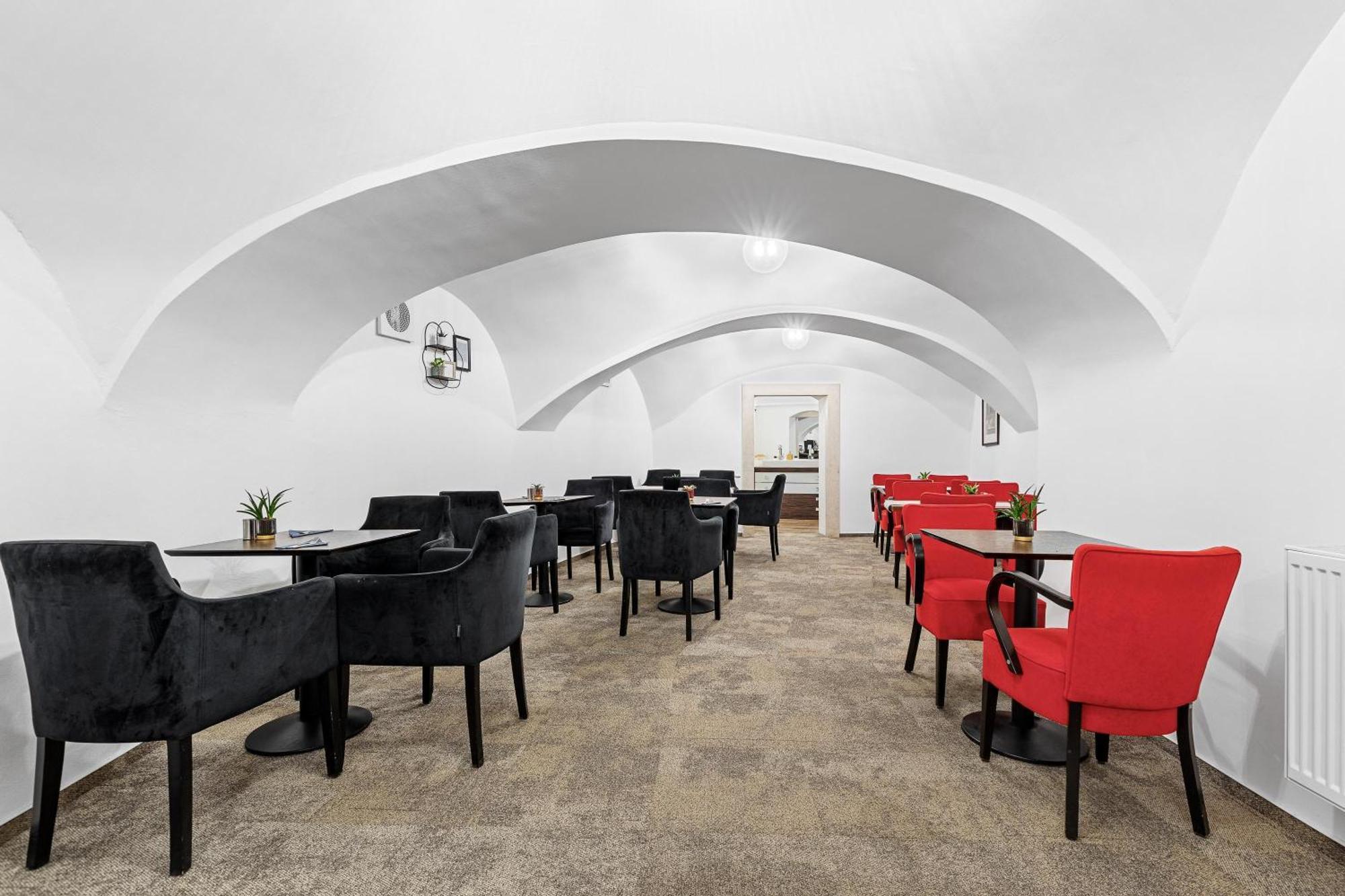 Bluebell Hotel Bratislava Luaran gambar