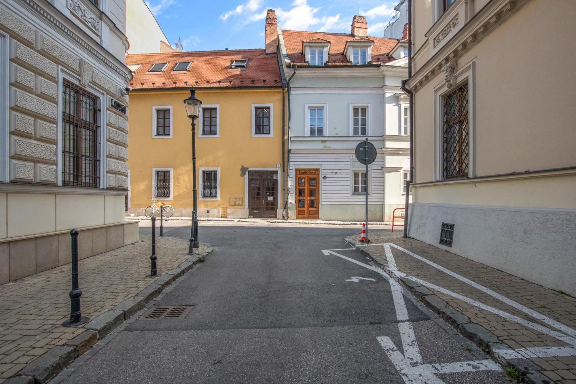 Bluebell Hotel Bratislava Luaran gambar